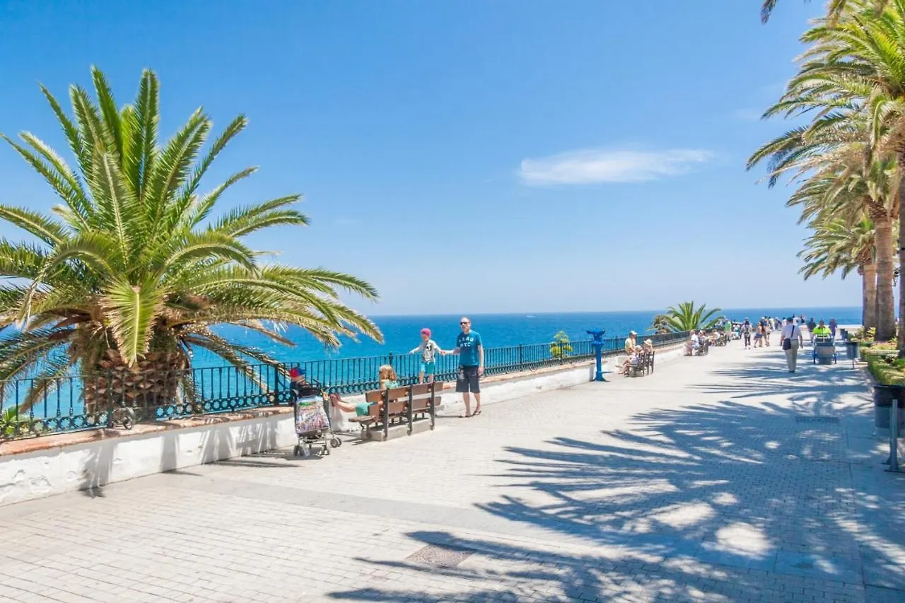Plaza Espana, Nerja Apartment